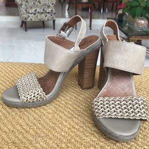 NEW Lucky brand woven strap heels sz 7